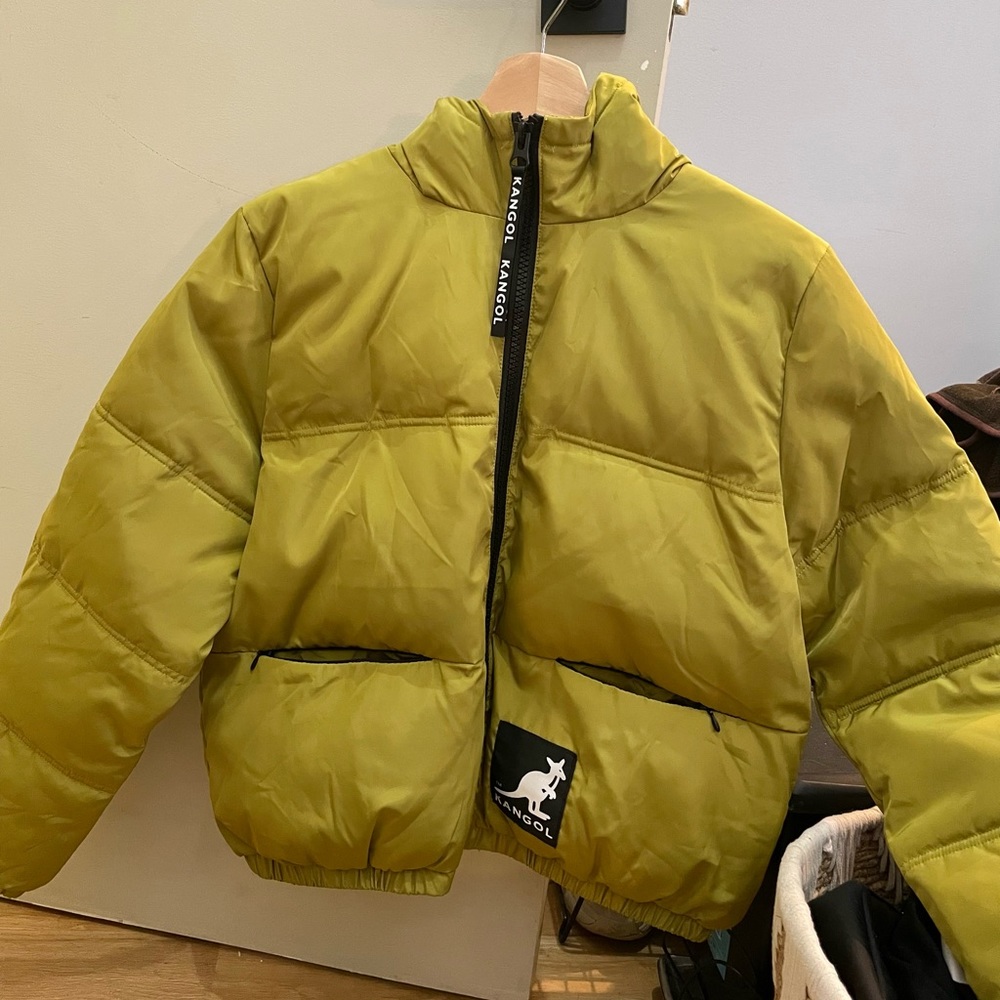 Kangol x H&M: Oversized hood puffer jacket in mustard green 💛💚